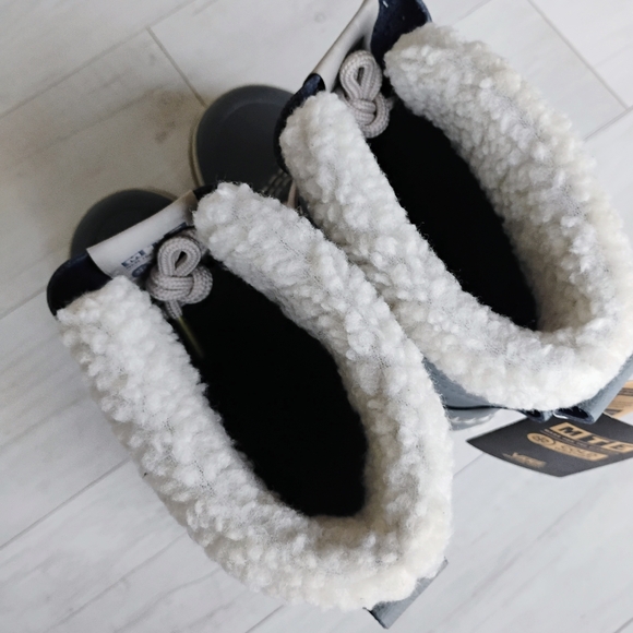 VANS NEW Standard Snow MTE Boots - Picture 11 of 16